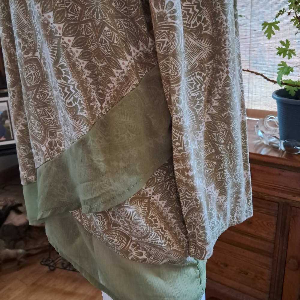 New Direction Elegant Green Patterned Women's Top - image 3